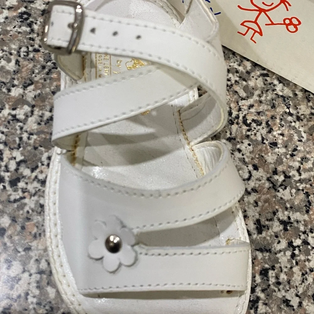 Kinder Girls sandals size 6.5